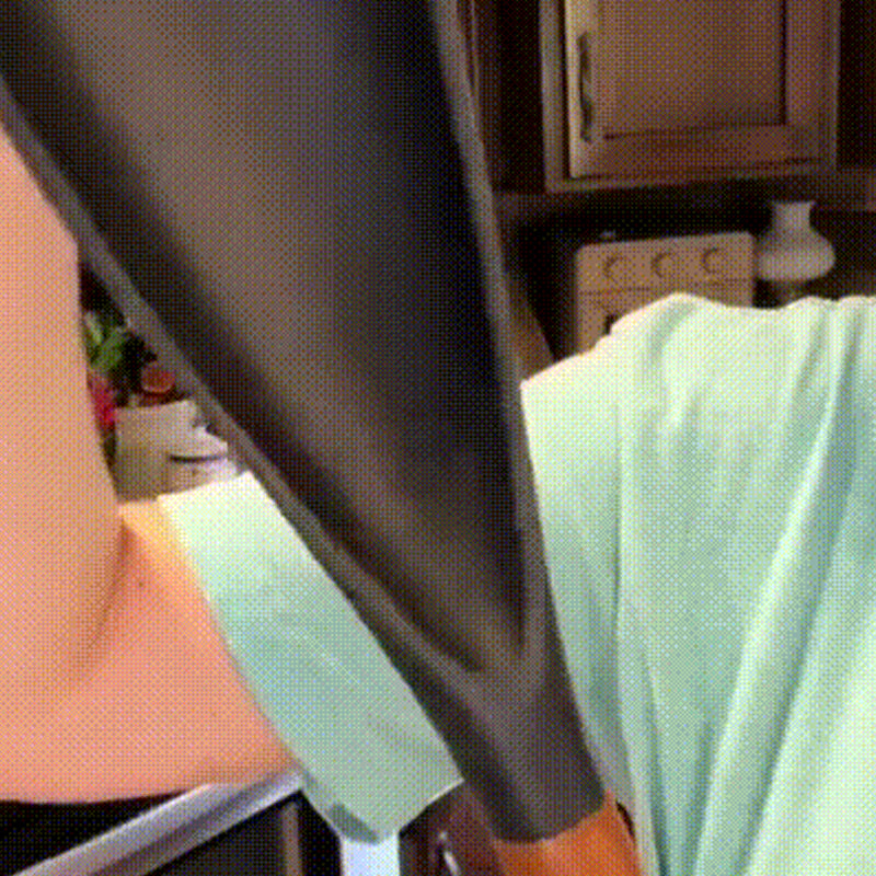 Salatspatel aus Silikon mit Holzgriff